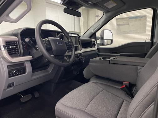 2025 Ford F-250 STX
