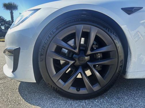 2021 Tesla Model S Plaid