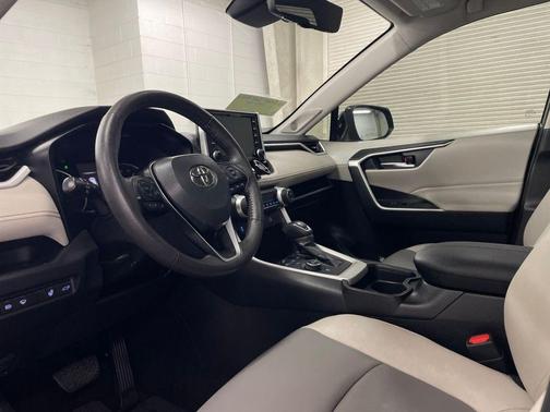 2021 Toyota RAV4 Hybrid XLE Premium