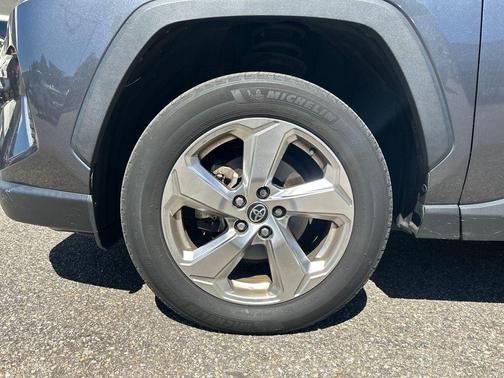 2021 Toyota RAV4 Hybrid XLE Premium