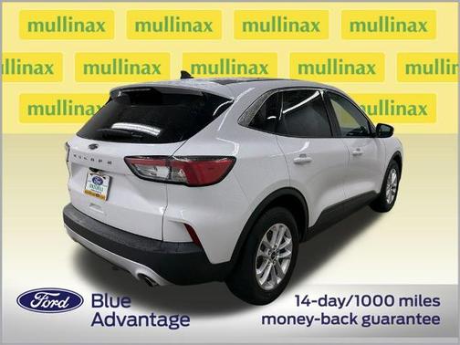 OXFORD WHITE 2021 Ford Escape SE