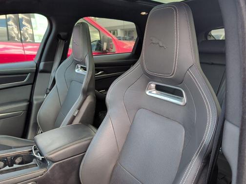 2024 Jaguar F-PACE P400 R-Dynamic S