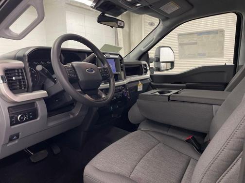 2025 Ford F-250 STX