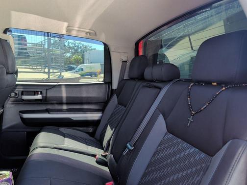 2018 Toyota Tundra SR5