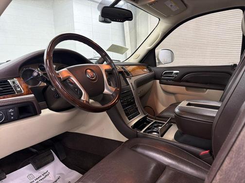 2013 Cadillac Escalade Platinum Edition