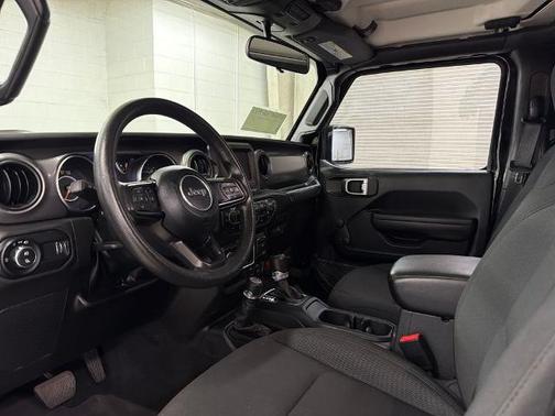 Black Clearcoat 2023 Jeep Gladiator SPORT