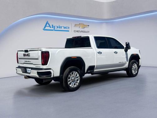 White Frost Tri-Coat 2022 GMC Sierra 2500 Denali