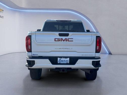 White Frost Tri-Coat 2022 GMC Sierra 2500 Denali