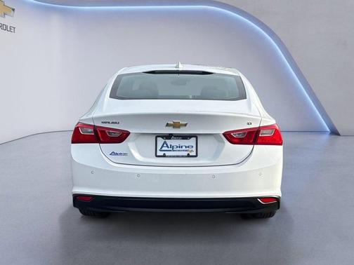Summit White 2024 Chevrolet Malibu LT