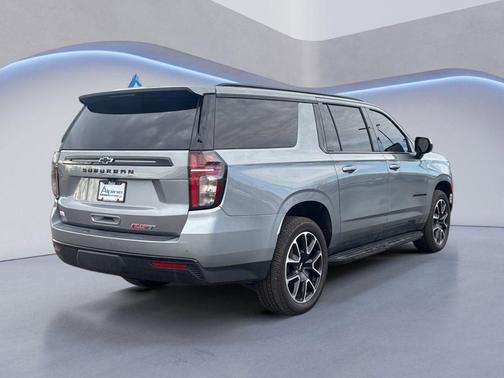 2023 Chevrolet Suburban RST