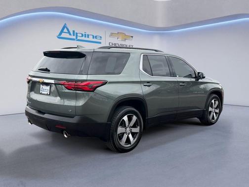 Silver Sage Metallic 2023 Chevrolet Traverse LT Leather
