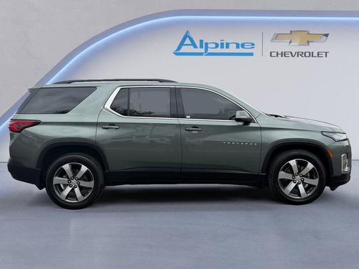 Silver Sage Metallic 2023 Chevrolet Traverse LT Leather