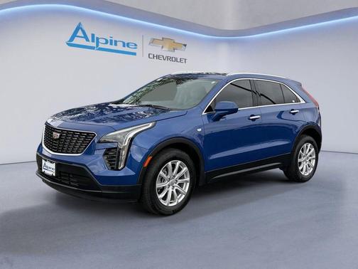 Wave Metallic 2023 Cadillac XT4 Luxury