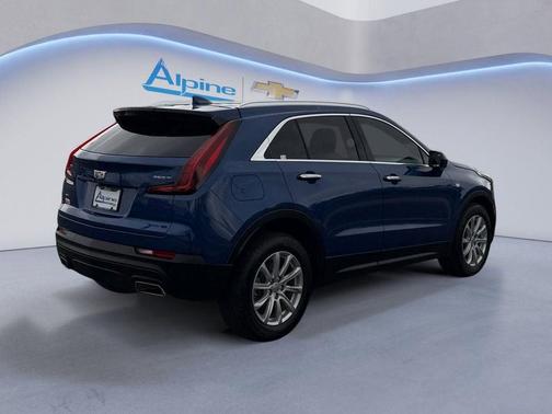 Wave Metallic 2023 Cadillac XT4 Luxury