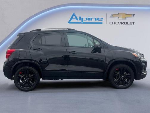 Mosaic Black Metallic 2022 Chevrolet Trax LT