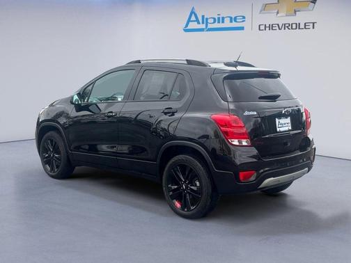 Mosaic Black Metallic 2022 Chevrolet Trax LT