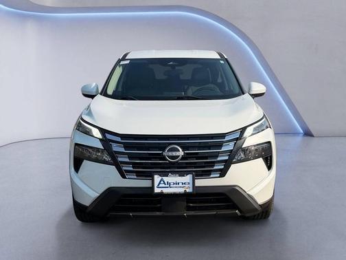 Everest White P 2024 Nissan Rogue SV