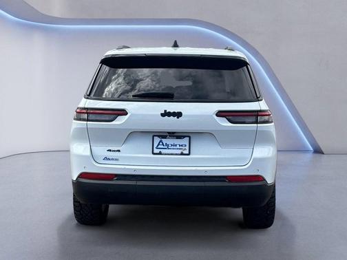 White 2023 Jeep Grand Cherokee L Laredo