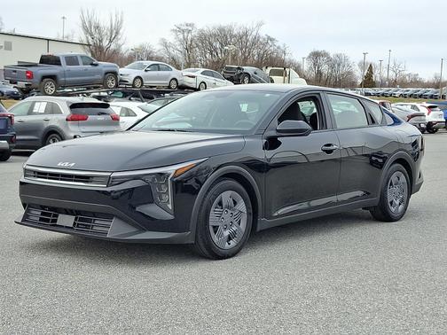 2025 Kia K4 LX