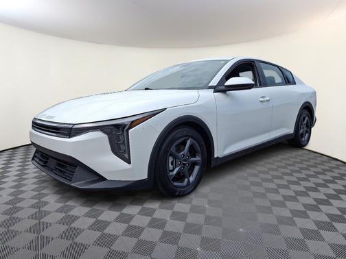 Snow White Pearl - SWP 2025 Kia K4 LXS