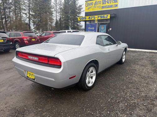 2010 Dodge Challenger SE