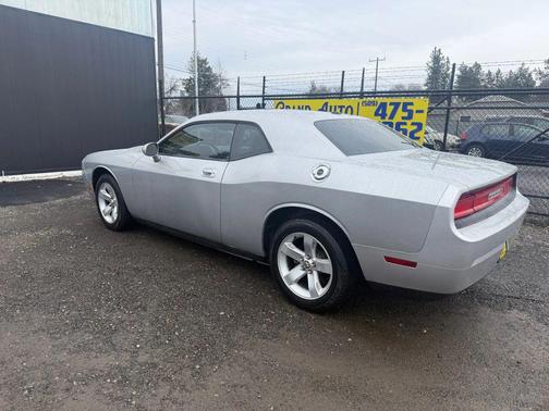 2010 Dodge Challenger SE