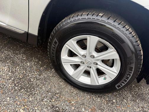 2013 Toyota Highlander Base