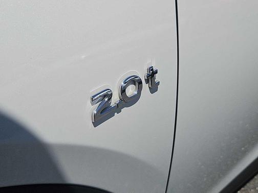 Majestic White 2018 INFINITI QX30 LUXE