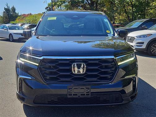 2023 Honda Pilot AWD LX