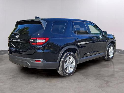 2023 Honda Pilot AWD LX