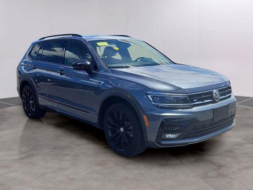 Platinum Gray Metallic 2021 Volkswagen Tiguan 2.0T SE R-Line Black 4MOTION
