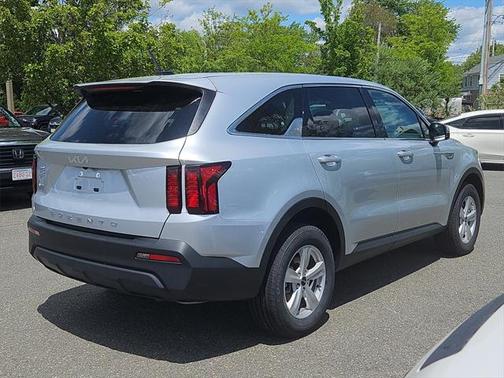 2022 Kia Sorento LX