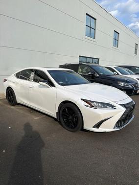 Eminent White Pearl 2019 Lexus ES 350 Base