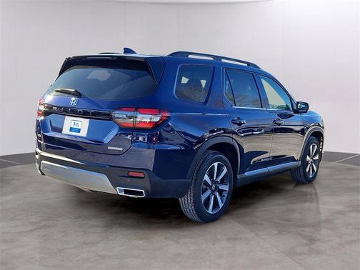 2025 Honda Pilot Touring 8-Passenger