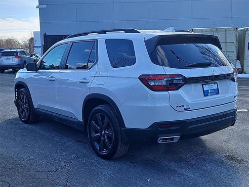 2023 Honda Pilot AWD Sport