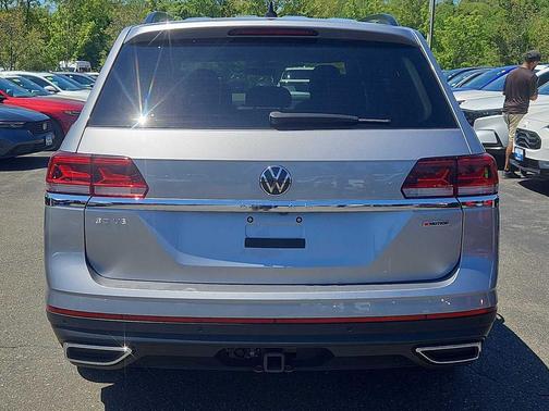 PYRITE SILVER 2021 Volkswagen Atlas 3.6L SE w/Technology