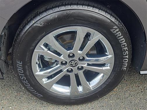 2024 Toyota Sienna Platinum