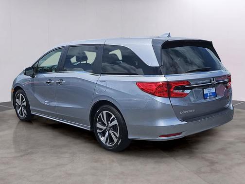 Lunar Silver Metallic 2024 Honda Odyssey Touring