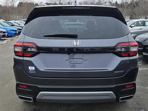 2023 Honda Pilot Touring 8-Passenger