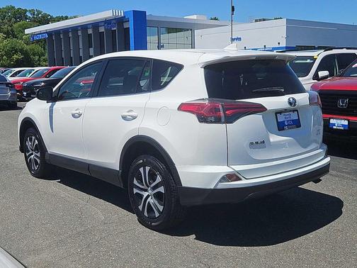 Super White 2018 Toyota RAV4 LE