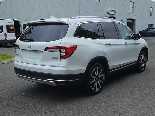 2022 Honda Pilot AWD Elite