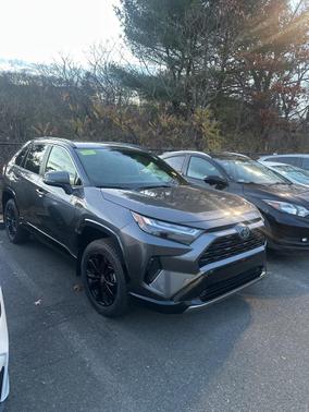 2024 Toyota RAV4 Hybrid SE