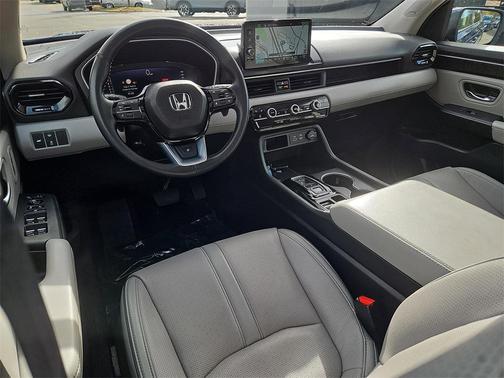 2023 Honda Pilot AWD Elite