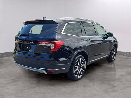 2022 Honda Pilot Touring 8-Passenger