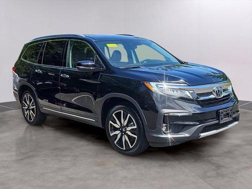 2022 Honda Pilot Touring 8-Passenger