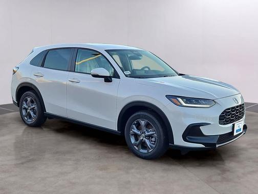 Platinum White Pearl 2026 Honda HR-V LX