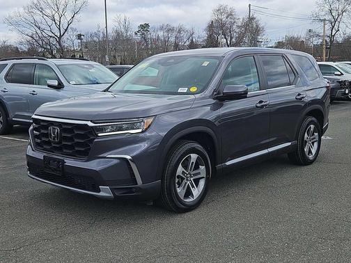 Modern Steel Metallic 2024 Honda Pilot EX-L