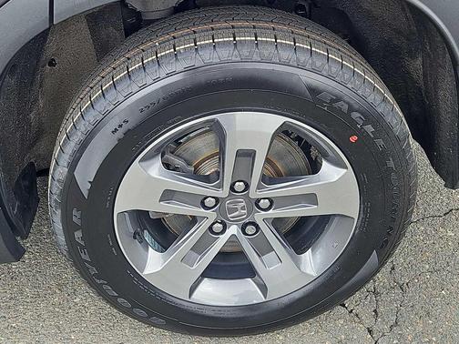 Modern Steel Metallic 2024 Honda Pilot EX-L