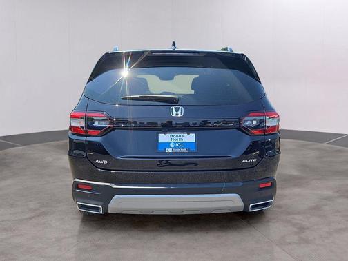Crystal Black Pearl 2023 Honda Pilot AWD Elite