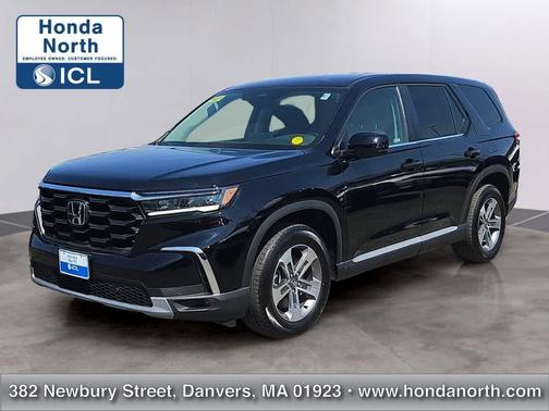 Crystal Black Pearl 2024 Honda Pilot EX-L 7 Passenger